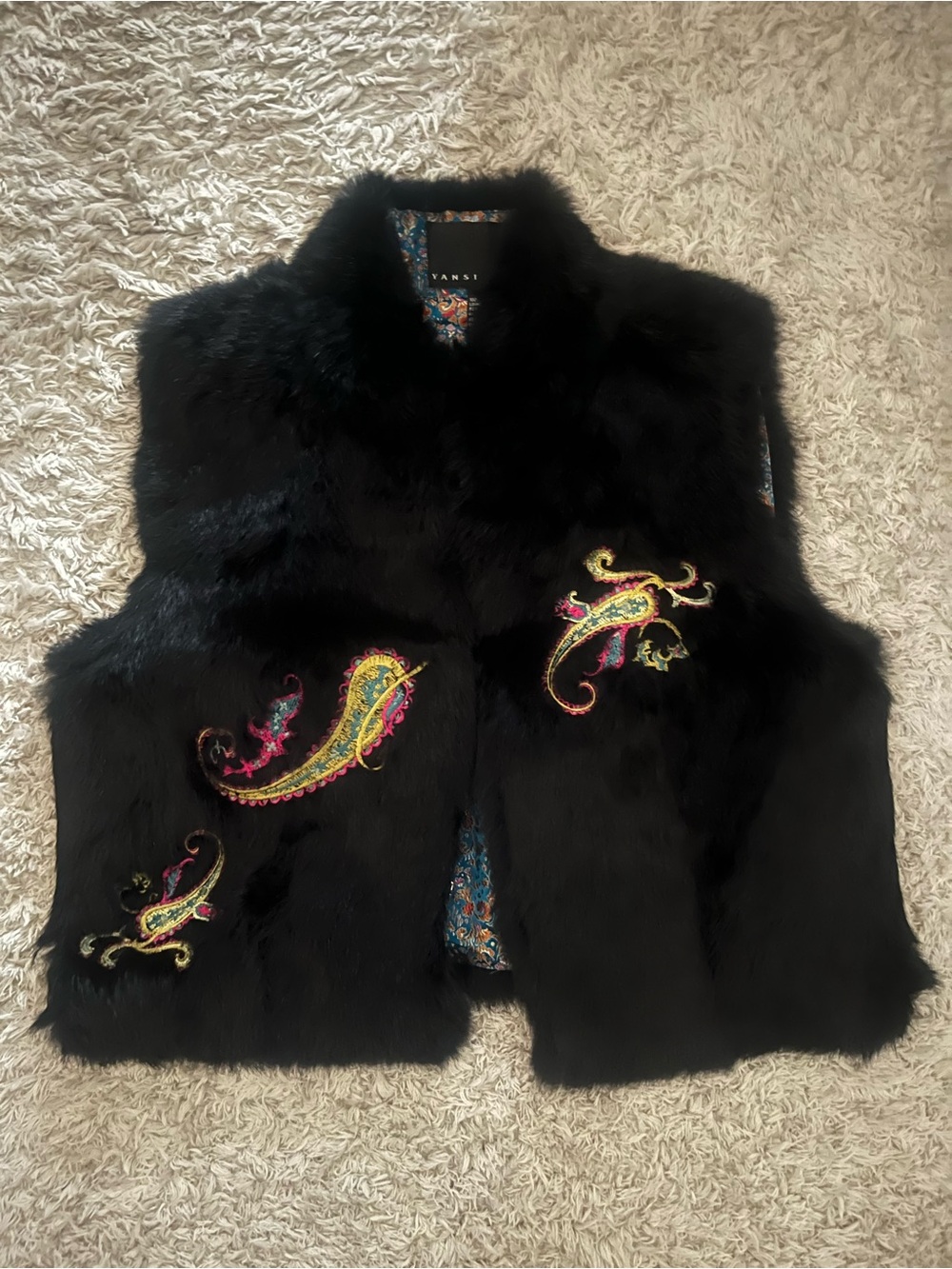 Vintage Yansi Fugal Women’s Black Rabbit Fur Vest Sz Small